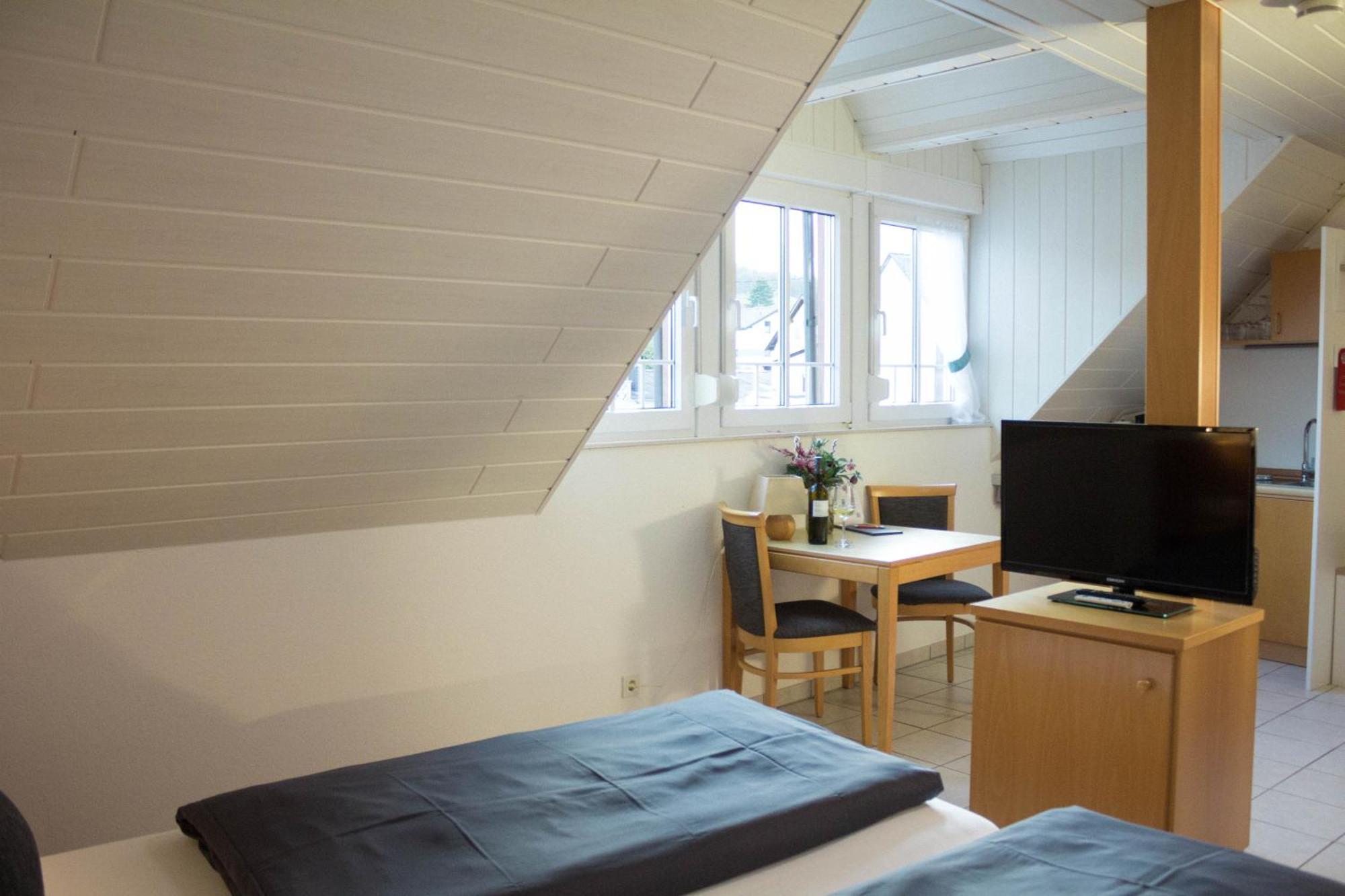 Gaestehaus Kiebel Lösnich エクステリア 写真